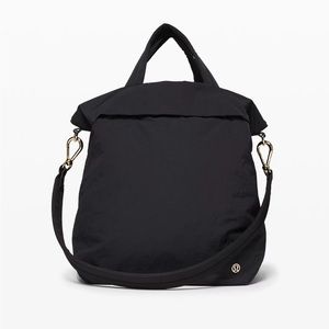 (SOLD) Lululemon On My Level Bag 19L